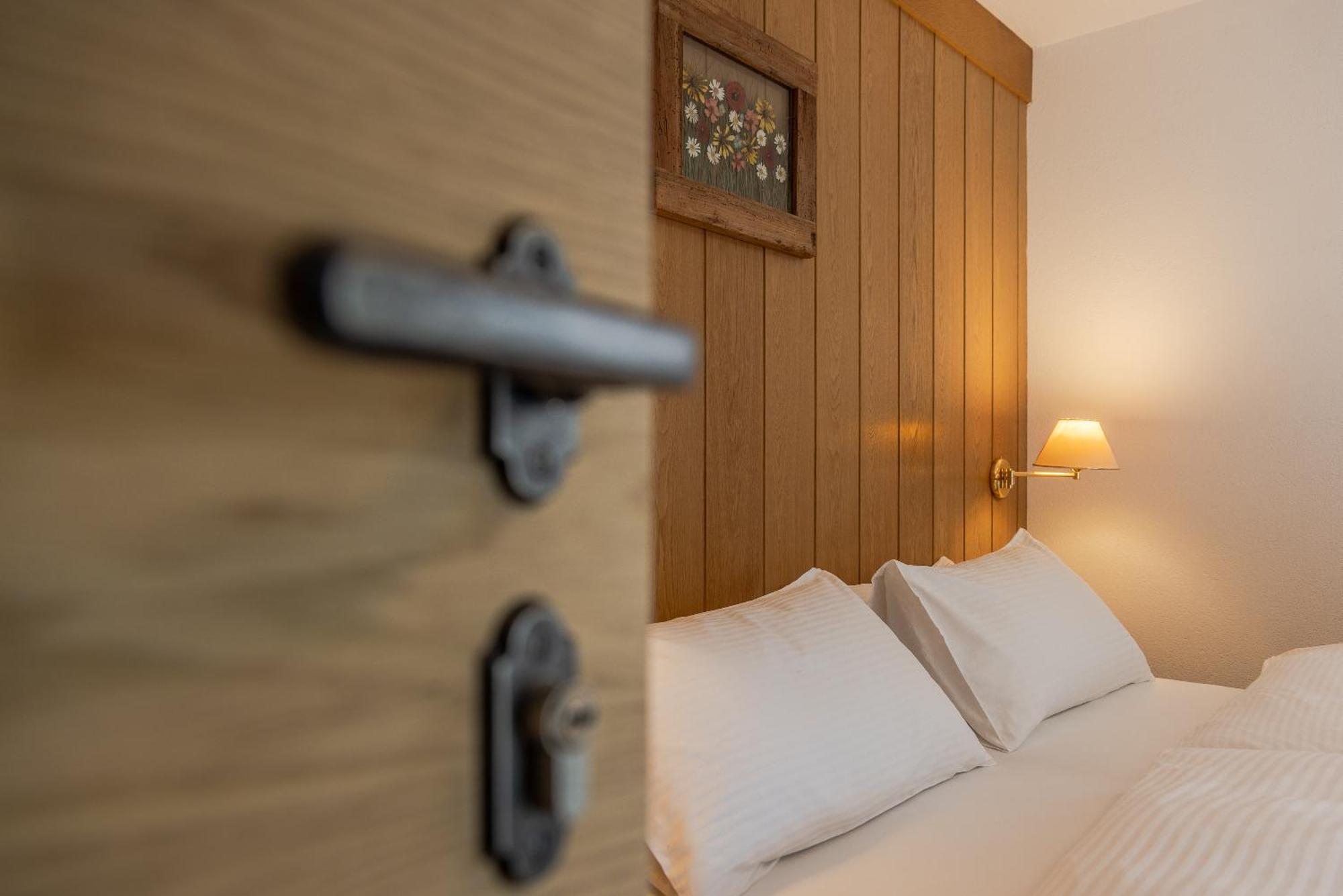 Villa Resi B&B Corvara In Badia Bagian luar foto