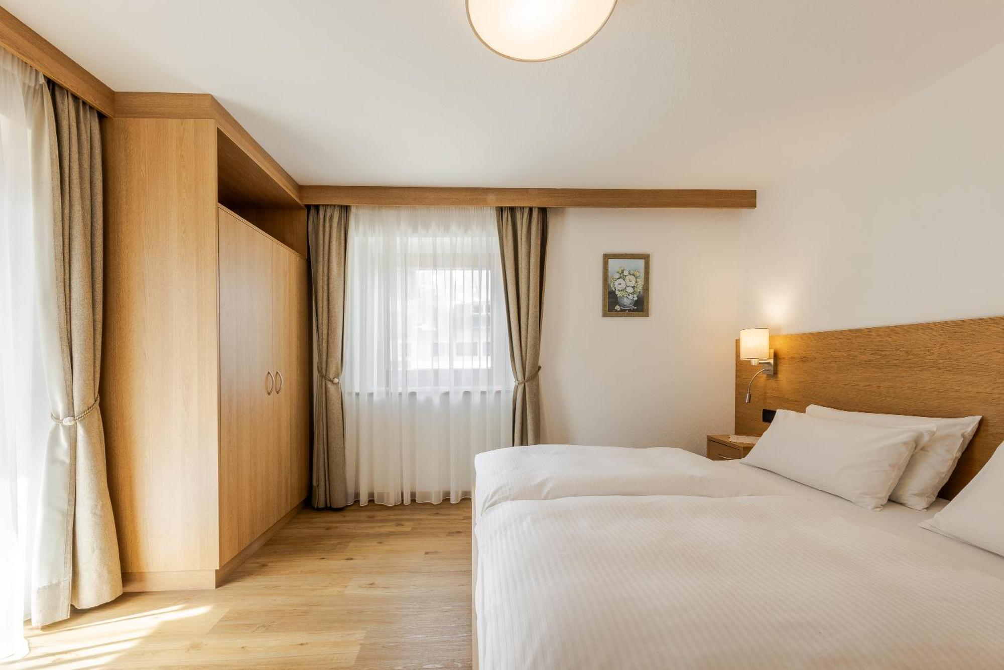 Villa Resi B&B Corvara In Badia Bagian luar foto