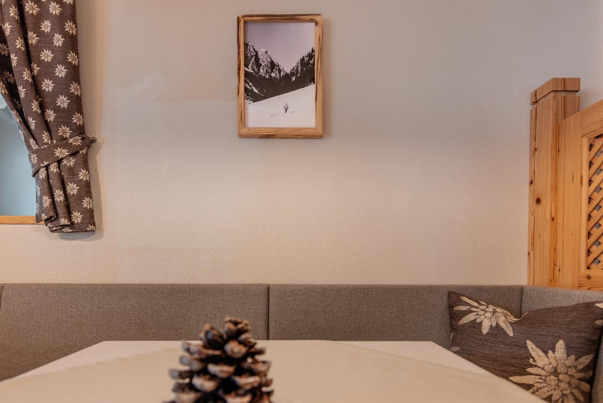 Villa Resi B&B Corvara In Badia Bagian luar foto